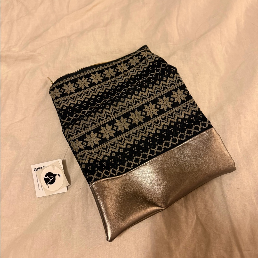 NWT Silver and Snowflake Print Bag